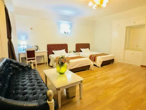 Jinzhu Business Apartment Отели рядом с Аэропорт Маньчжоули