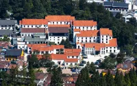 Dongya Hotel - Mountain view