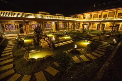 Qingya Bieyuan Hotels in Lugu Lake Goddness Bay Scenic Area