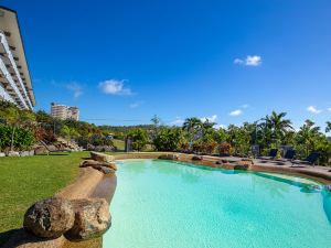 Lagoon Beachfront Lodge 005 on Hamilton Island by HamoRent