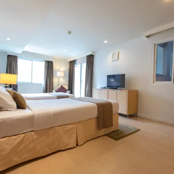 The Tivoli Hotel Отели рядом с достопримечательностью «Станция метро Лумпини»