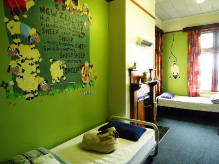 諾亞方舟背包客飯店