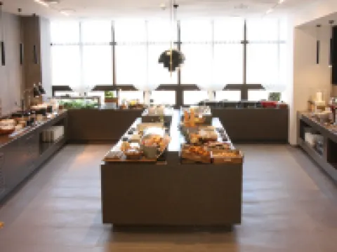 รามาดา โฮเทลแอนด์สวีทส์ บายวินด์แฮม คังวอน พยองชาง โรงแรมในพย็องชัง