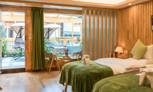 Shangri-La Horizontal Vertical Dot Dash Inn (Dukezong Old Town Branch)