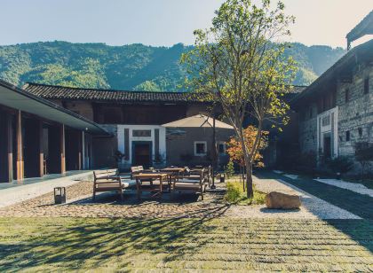 Tsingpu Nanjing Tulou Retreat