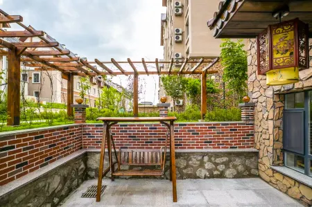 Linyuan Boutique Homestay (Changbai Mountain Chixi Tourist Transfer Center)