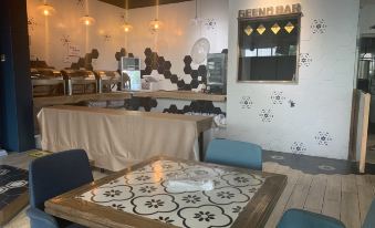 Dreamer Joker Hotel (Chaozhou Guangjiqiao Paifang Street Bus Terminal) - Housity