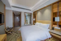 臨沂商城藍海大飯店（國際博覽中心店） 鄰近臨沂大學外國語學院的酒店