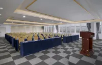 Vienna Hotel (Qingyuan Yangshan) - parking