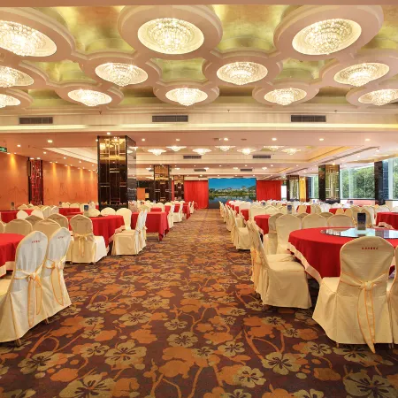 Guilin Park Hotel Отели рядом с достопримечательностью «Парк Fuboshan»