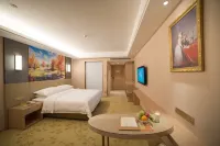 Vienna International Hotel (Xinyang Railway Station Tianrun Plaza Store)