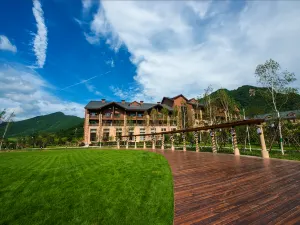 Maple Aroma Valley Hot Spring Resort Hotel