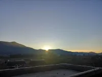 Lanyuexuan Farmstay Jiaozi Snow Mountain - Mountain view