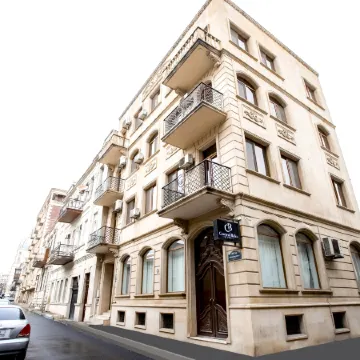 Central Baku Hotel Отели рядом с достопримечательностью «Площадь Фонтанов»
