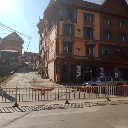 Ximeng Lai Nongbird Folk Inn