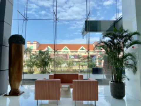 Guangzhou Nansha Pearl River Delta World Trade Center Tower Hotels near Nansha Coastal Swimming Pool