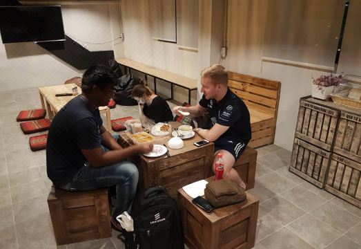 4. 베드 투 방콕..