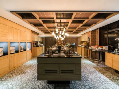 Citrus Grande Hotel Pattaya by Compass Hospitality Отели рядом с достопримечательностью «Пешеходная улица Паттайя»