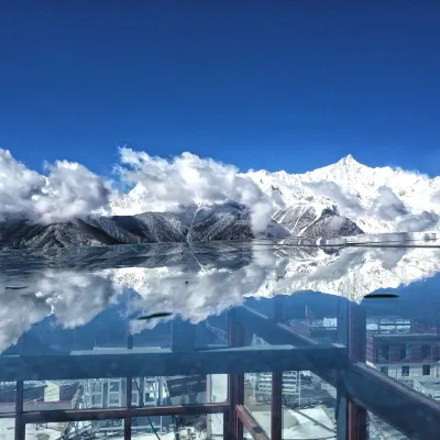 徳欽崗堅ホテル 梅里雪山国家公園景区-日照金山周辺のホテル
