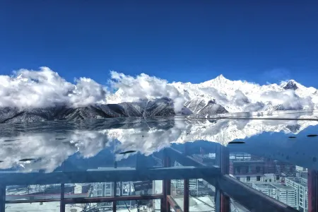 Gangjian Hotel Отели рядом с достопримечательностью «Wunongding Viewing Platform»