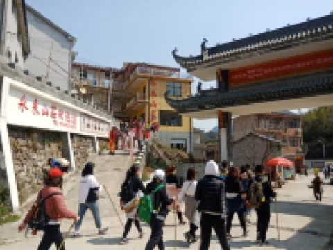 徽杭古道永來山莊農家樂 鄰近安徽清涼峰國家級自然保護區珍稀植物園的酒店