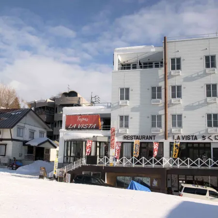 La Vista Hotel Tsugaike - Stay on the Slopes