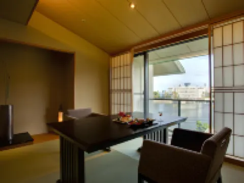 อะวะจิ ยุเมะเซงเก - ซุโมะโตะ ออนเซน โรงแรมในSumoto