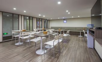 Hanting Hotel (Guangzhou Nansha Jinzhou Square) - Housity