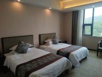 云和华威国际大酒店 - 高级双床房
