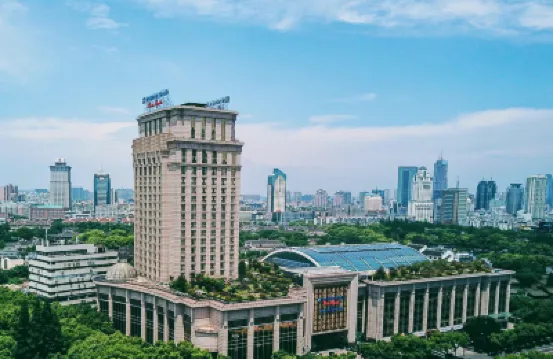 Wyndham Grand Plaza Royale Ningbo Hotels near Moon Lake Park