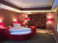 西宁浅深酒店公寓 - 温馨浪漫心型圆床房