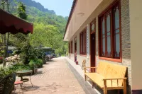 Jiuzhi Farmhouse