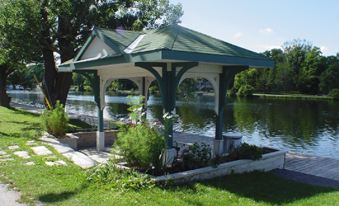 The Village Inn of Lakefield