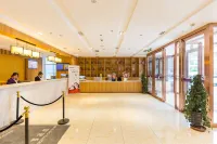 Heyi Hotel (Xining Daxin Street Night Market Central Square Branch)