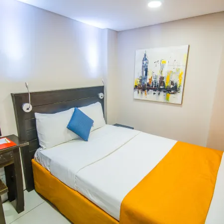 Jade Hotel and Suites