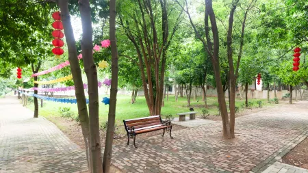 Nanchang Yueyou Wensheng Garden Hotel (Changbei Airport Branch) Отели рядом с достопримечательностью «Nanchang Institute of Technology»