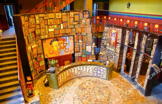 康定梵音阿縵藝術酒店