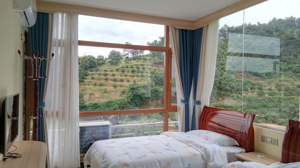 Zixing Dongjiang Lake Hongmei Farmstay
