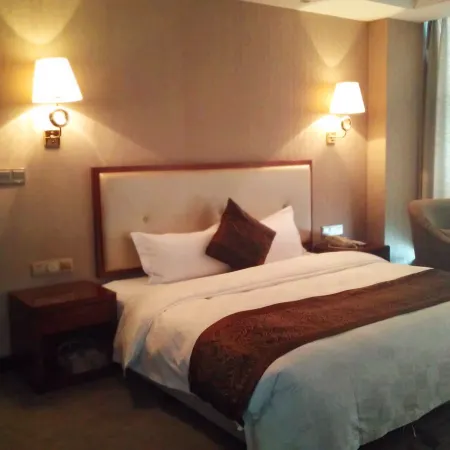 Hongsheng Hotel (Liupanshui Wanda Plaza High Speed Railway Station)