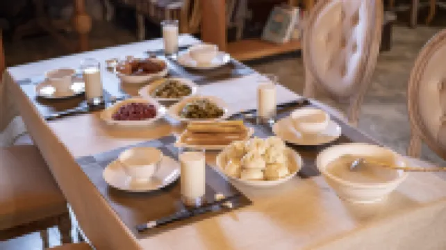 Mogan Mountain Xiaofeng Mujing Xiangye Hot Spring Hostel