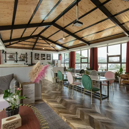 Yishan Bangshui Hotel