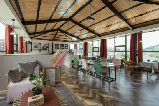 Yishan Bangshui Hotel