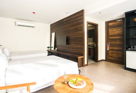 2. 에만-심 부티크..