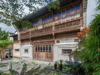 Floral  Hotel · Yishu Yijia Cultural Station Hotel Hotels near Jiangling Scenic Area