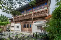 Floral Lux Hotel · Yishu Yijia Cultural Station Hotel Hotels near Zheyuanxiang