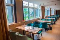 Lanou Hotel (Xuancheng Xuanzhou District Government Affairs Center Store)