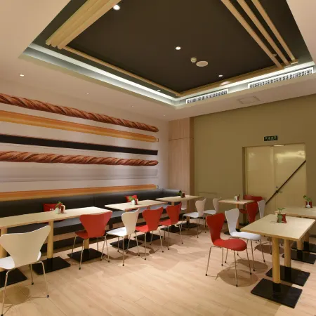 Ibis Hotel (Lanzhou West Railway Station)