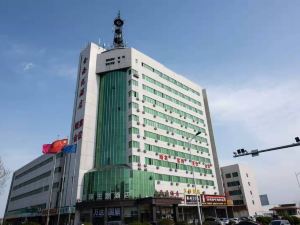 Jinhaiyue Hotel (Dalian Free Trade Zone Light Rail Station)