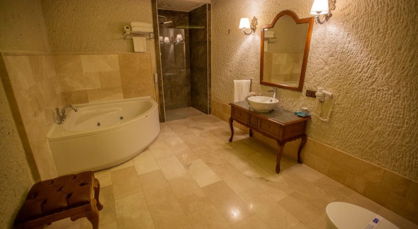 Artemis Cave Suites