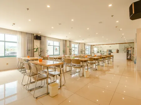 GreenTree Inn（Yingjia Avenue county hospital store） Отели рядом с достопримечательностью «Piyanghu Park»